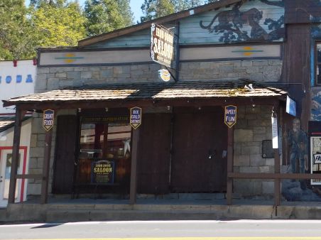 [Picture of Iron Door Saloon]